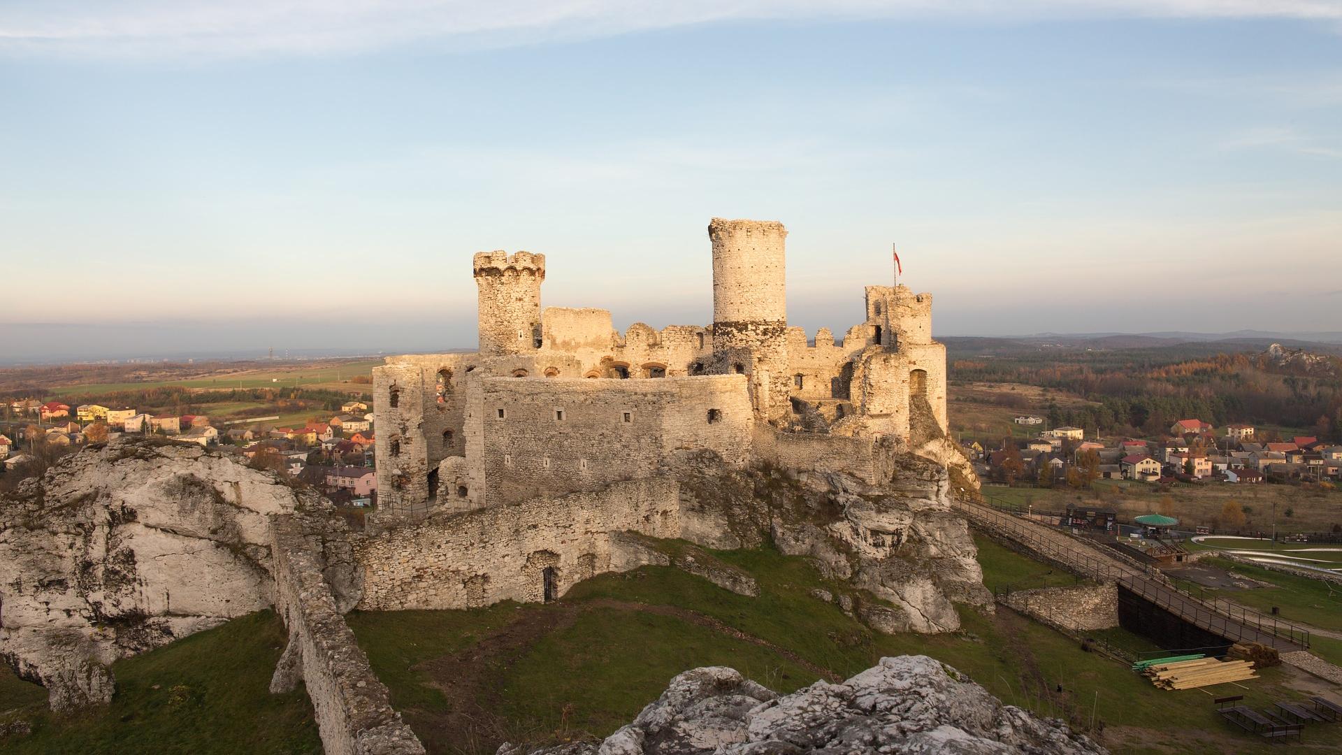 ogrodzieniec-witcher-castle-poland-tours