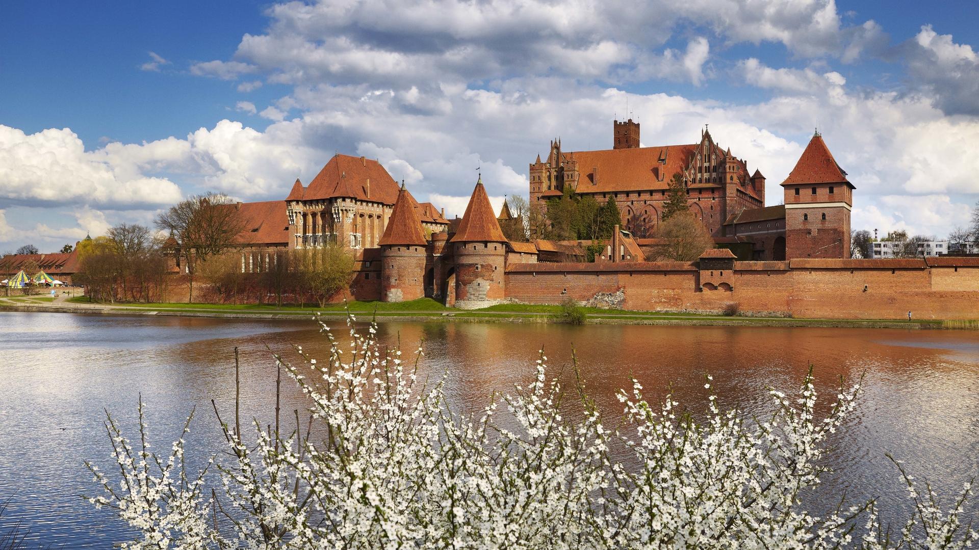 Malbork_tour_to_poland