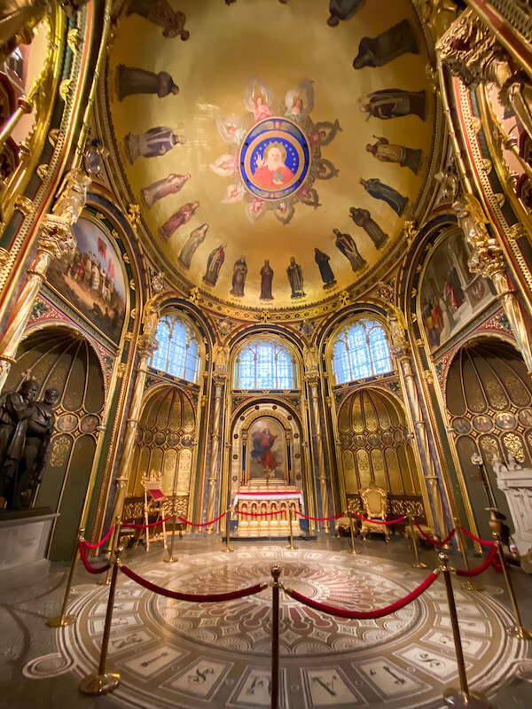 poznan-fun-facts-gold-cathedral.JPG