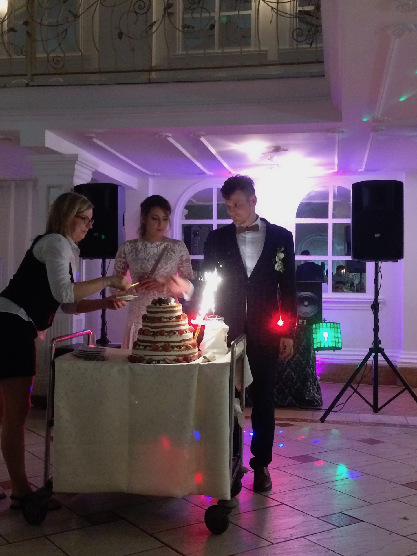 poland-wedding-cake.jpeg